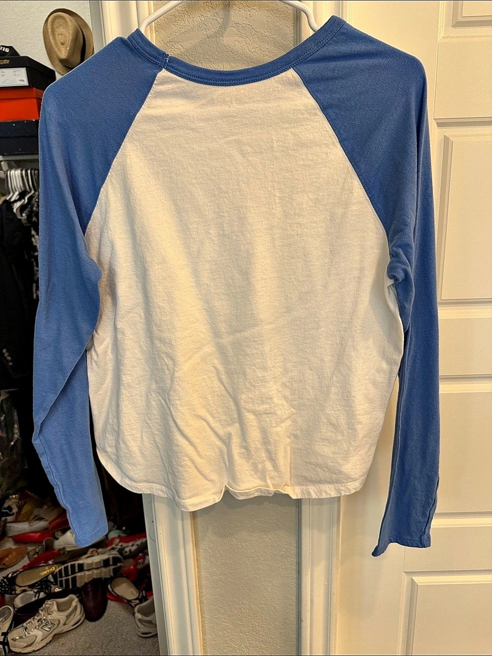 Old Navy Color raglan Block Long Sleeve Tee in Blue & White Size Medium